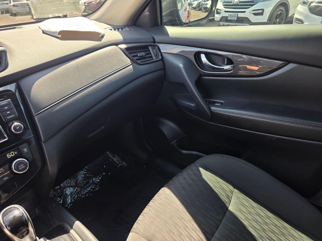 2019 Nissan Rogue SV - Photo 37