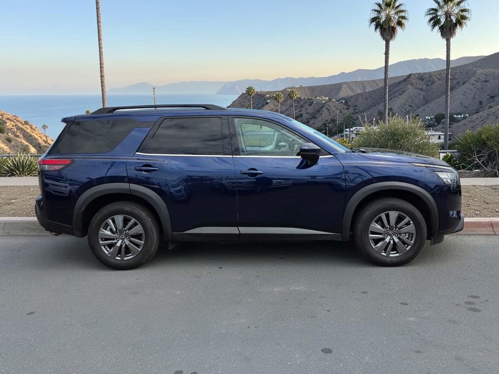 2025 Nissan Pathfinder SV - Photo 9