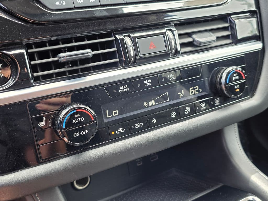2025 Nissan Pathfinder SV - Photo 35