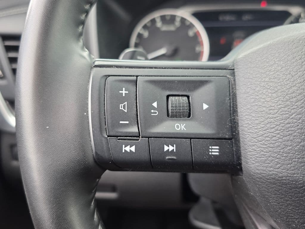 2025 Nissan Rogue SV - Photo 17