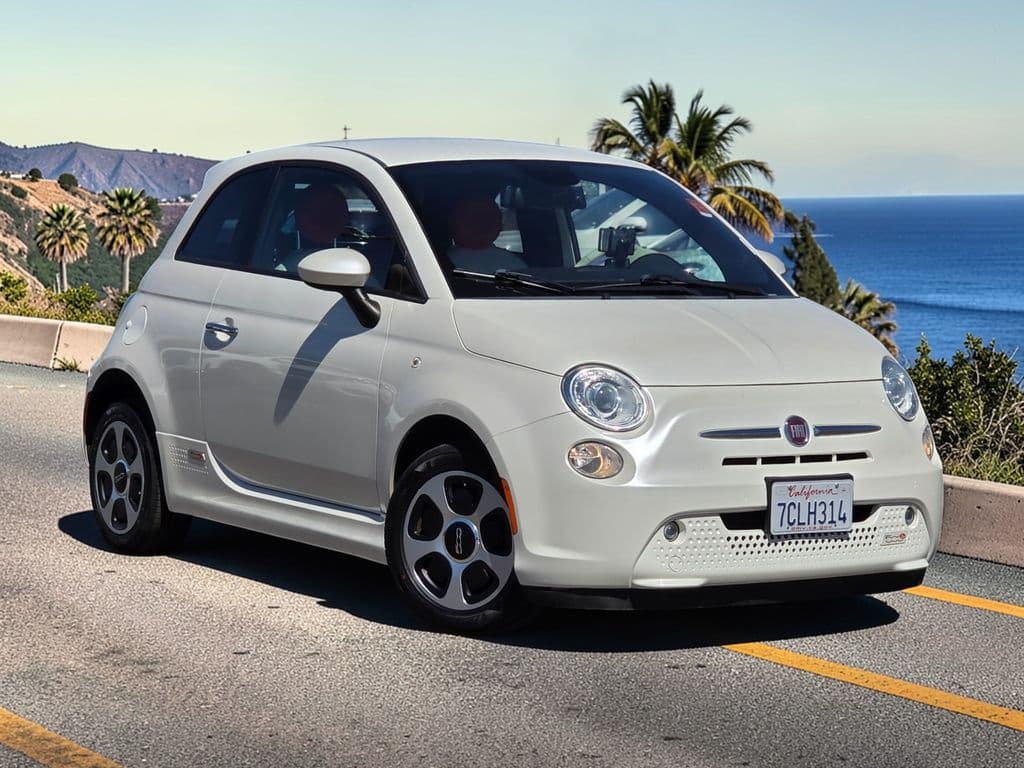 2013 Fiat 500e Battery Electric - Photo 2