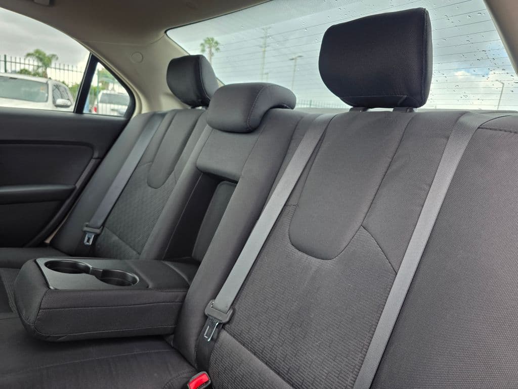 2011 Ford Fusion SE - Photo 19