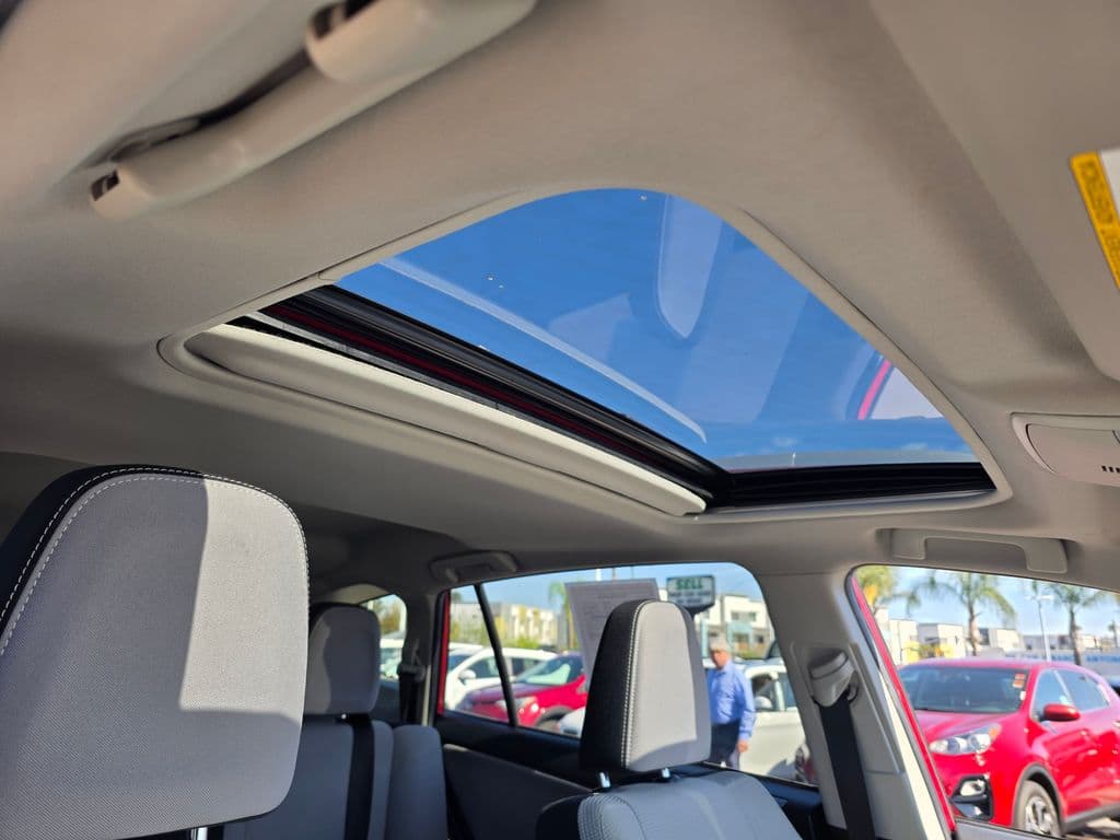 2016 Toyota RAV4 XLE - Photo 14
