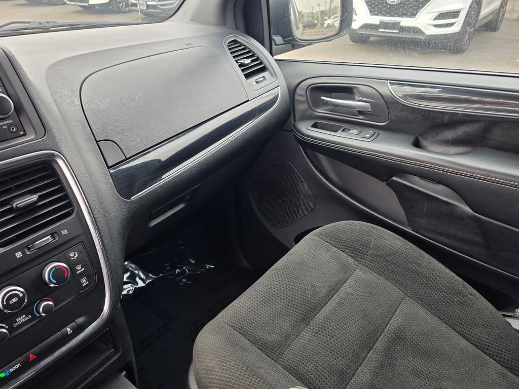 2016 Dodge Grand Caravan SE Plus - Photo 31