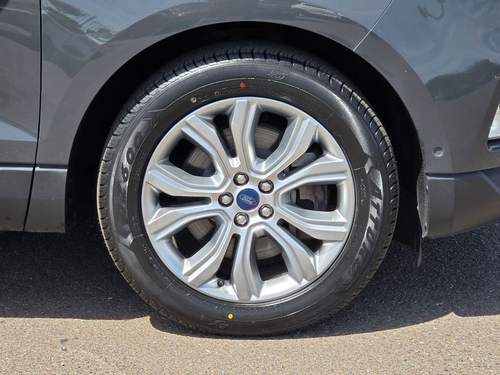 2021 Ford Edge Titanium - Photo 8