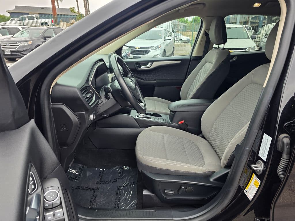 2020 Ford Escape SE Sport Hybrid - Photo 17