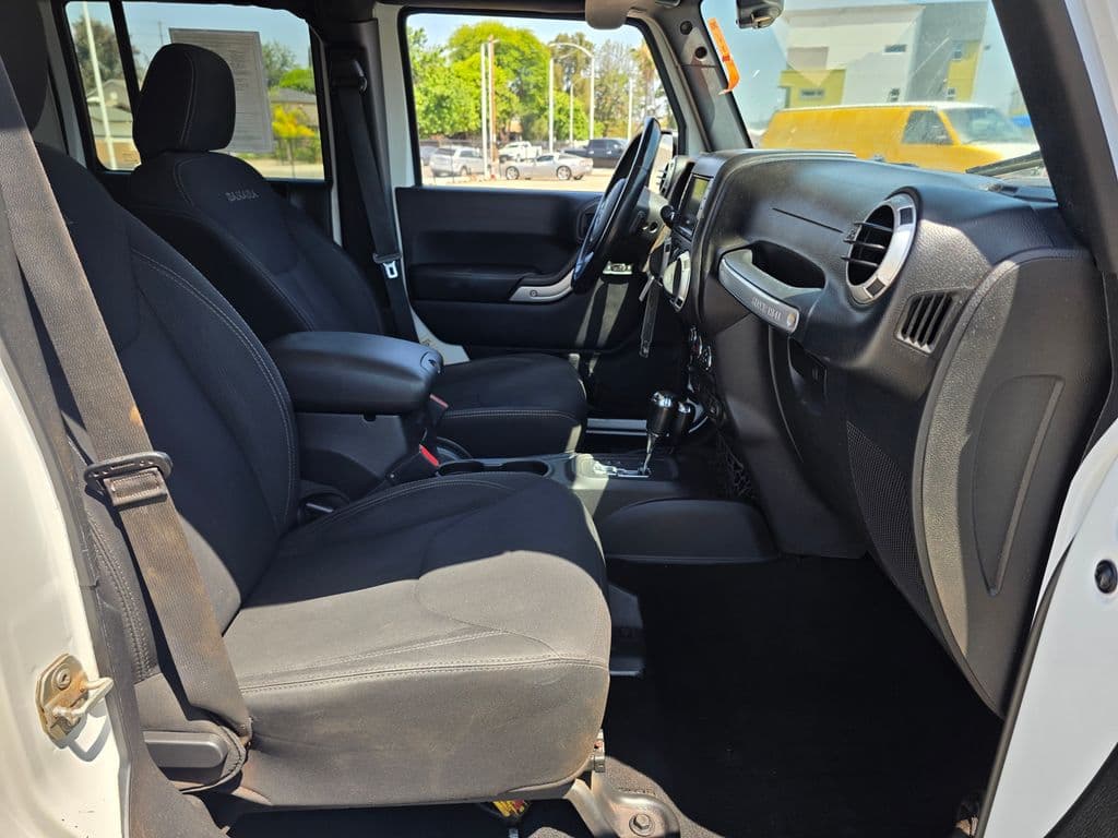 2016 Jeep Wrangler Unlimited Sahara - Photo 12