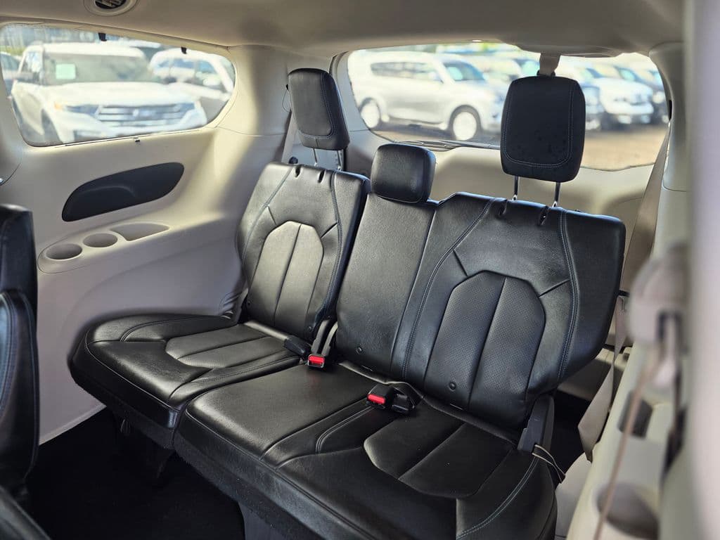 2021 Chrysler Pacifica Touring L - Photo 19