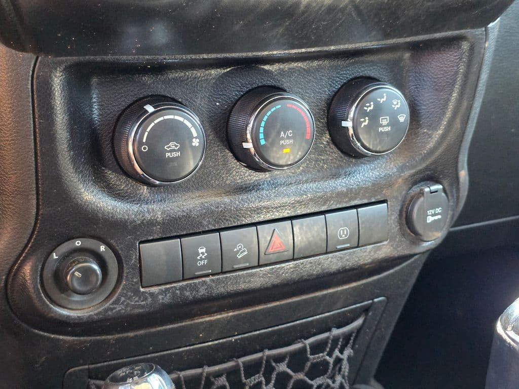 2016 Jeep Wrangler Unlimited Sahara - Photo 28