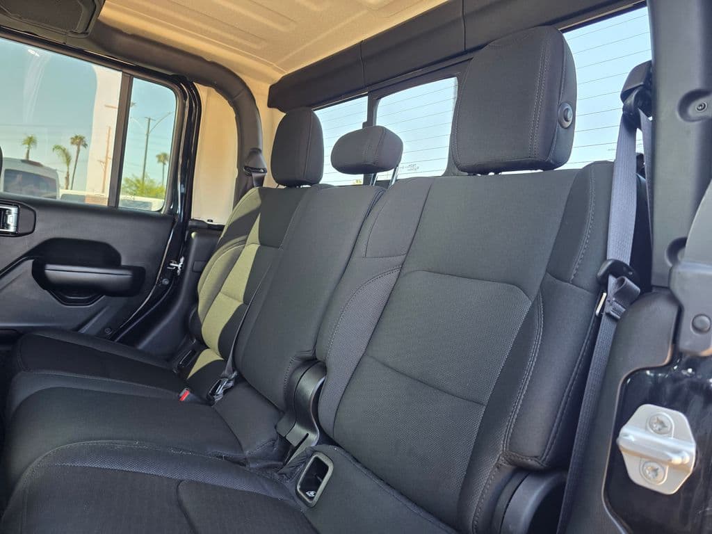 2020 Jeep Gladiator Sport - Photo 19