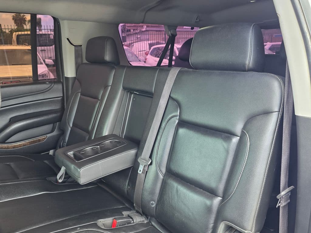 2015 Chevrolet Suburban LT - Photo 22