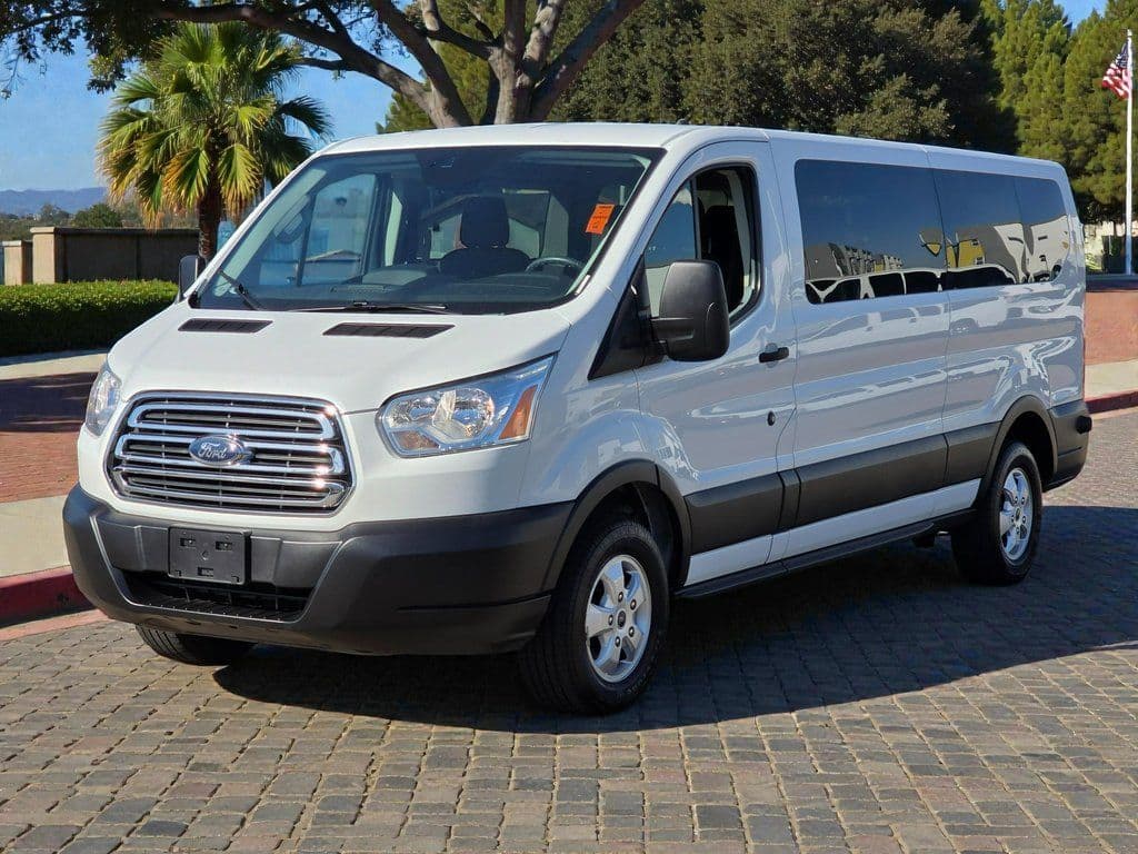 2018 Ford Transit-350 XLT - Photo 4