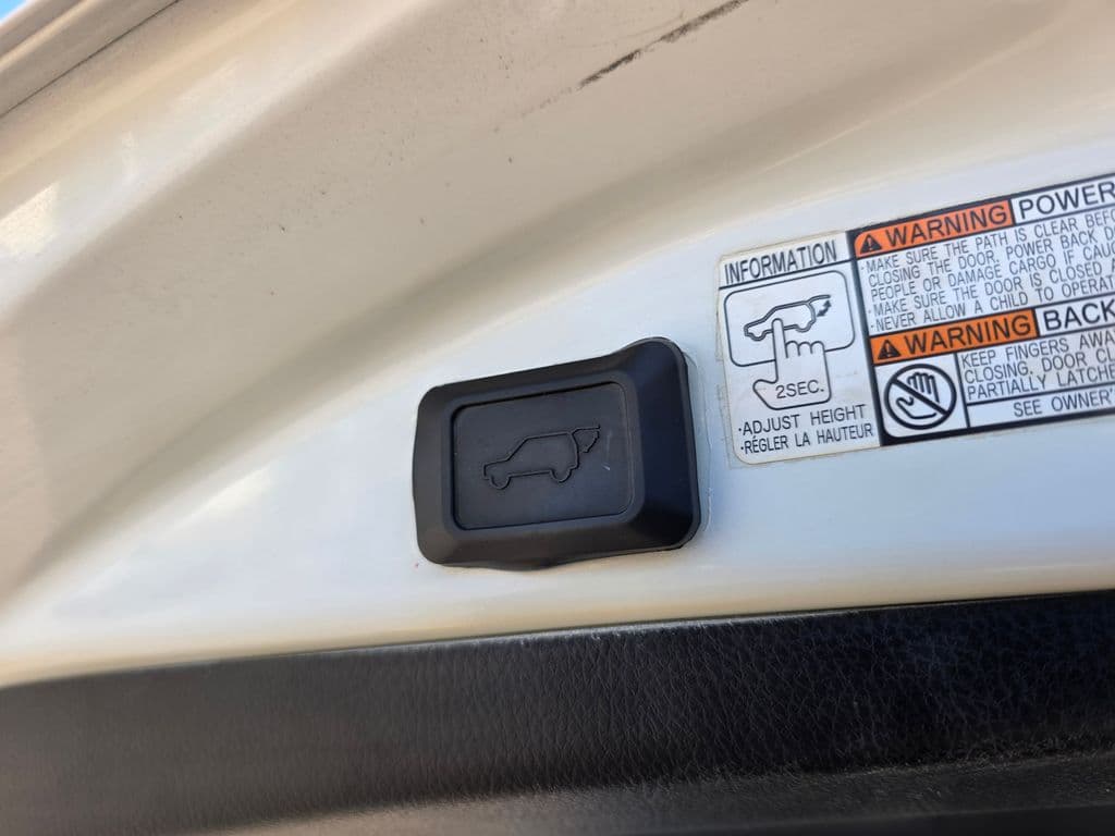 2015 Toyota RAV4 Limited - Photo 17