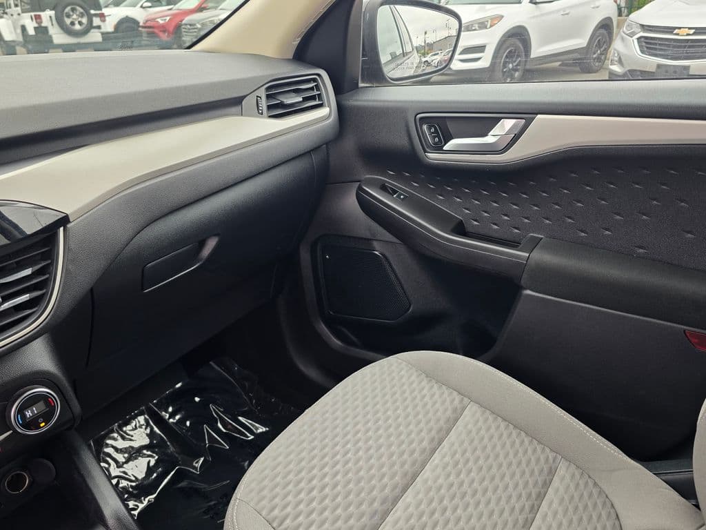 2020 Ford Escape SE Sport Hybrid - Photo 38