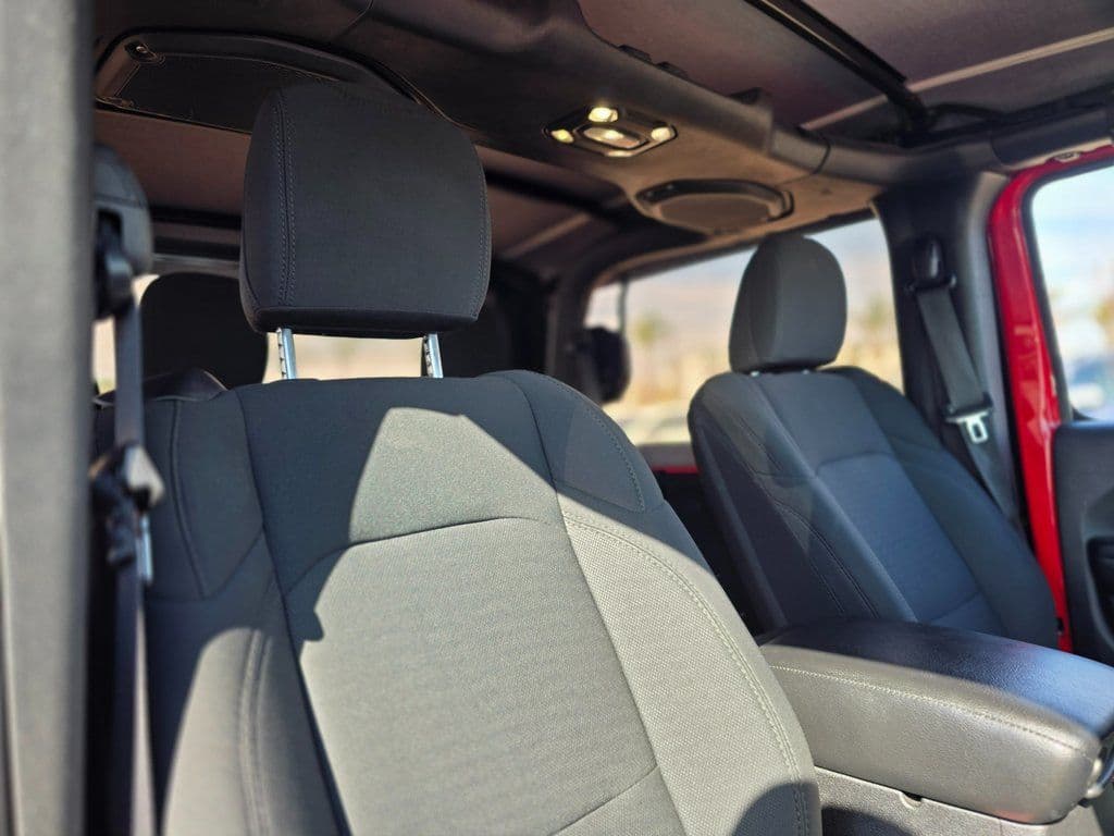 2021 Jeep Wrangler Sport S - Photo 11