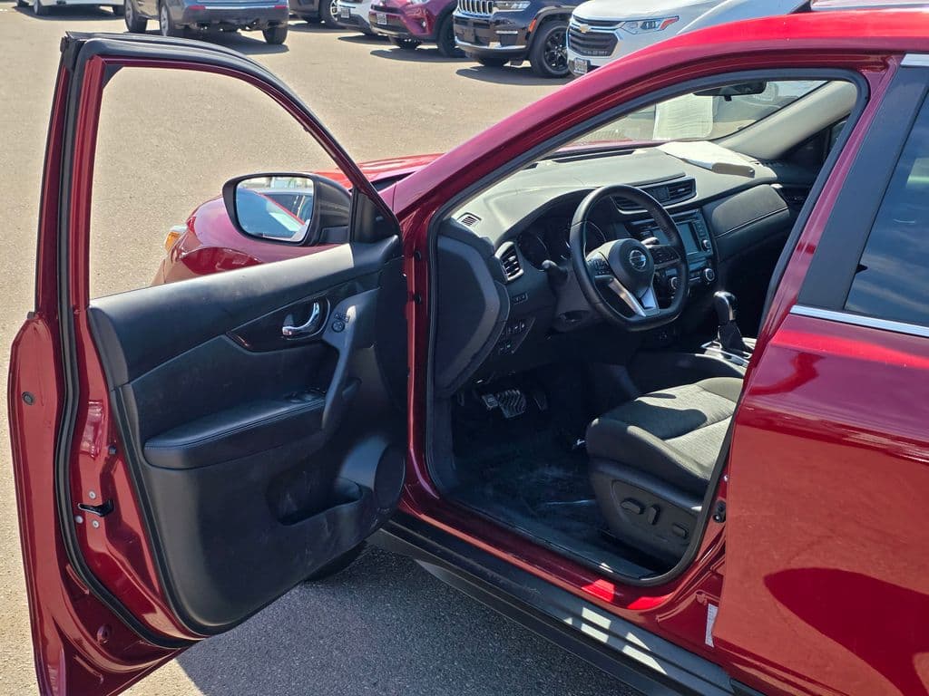 2019 Nissan Rogue SV - Photo 44