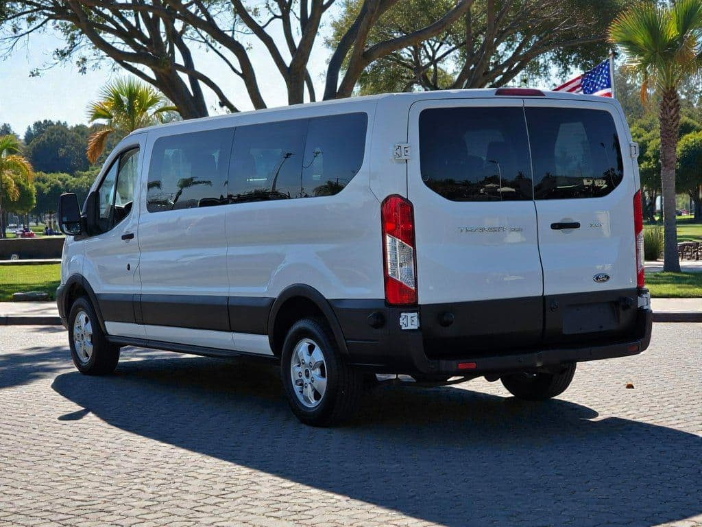2018 Ford Transit-350 XLT - Photo 5