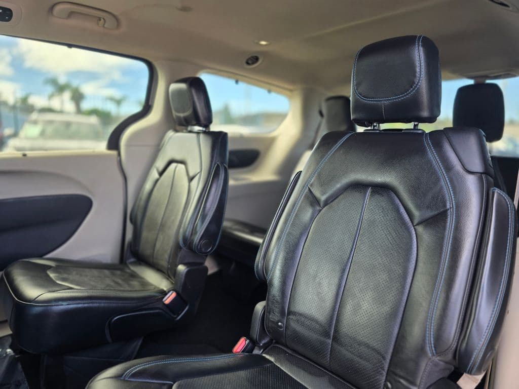 2021 Chrysler Pacifica Touring L - Photo 21