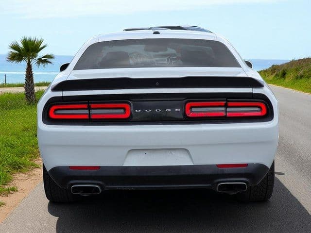 2017 Dodge Challenger R/T - Photo 6