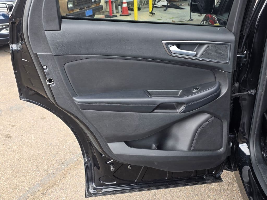 2018 Ford Edge SE - Photo 22