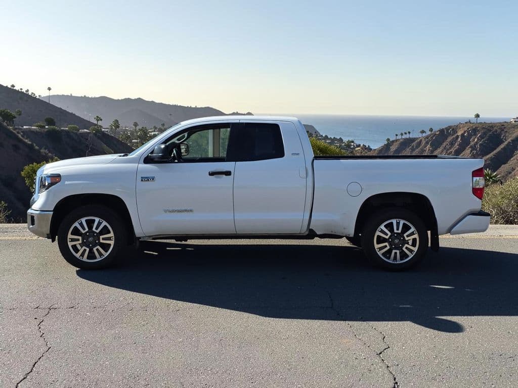 2018 Toyota Tundra SR5 - Photo 5