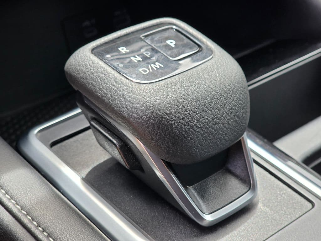 2025 Nissan Pathfinder SV - Photo 36