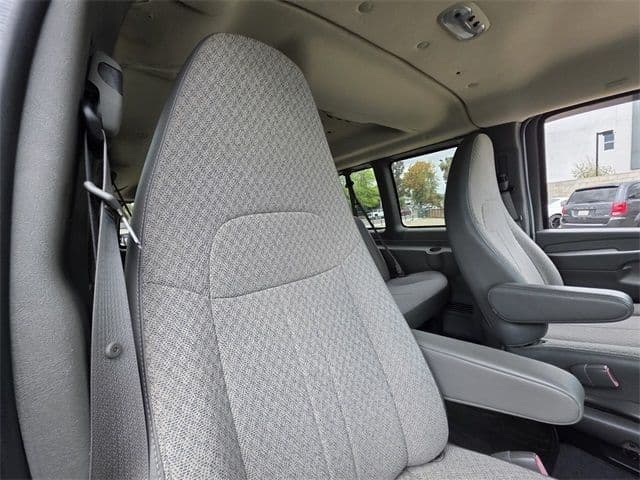 2014 Chevrolet Express 1500 LT - Photo 10