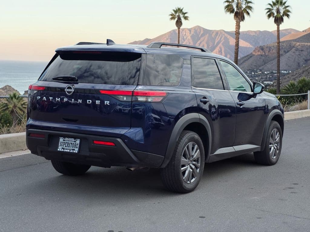 2025 Nissan Pathfinder SV - Photo 8