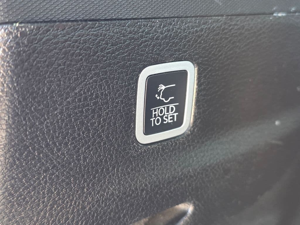 2024 Jeep Grand Wagoneer L Series II - Photo 17