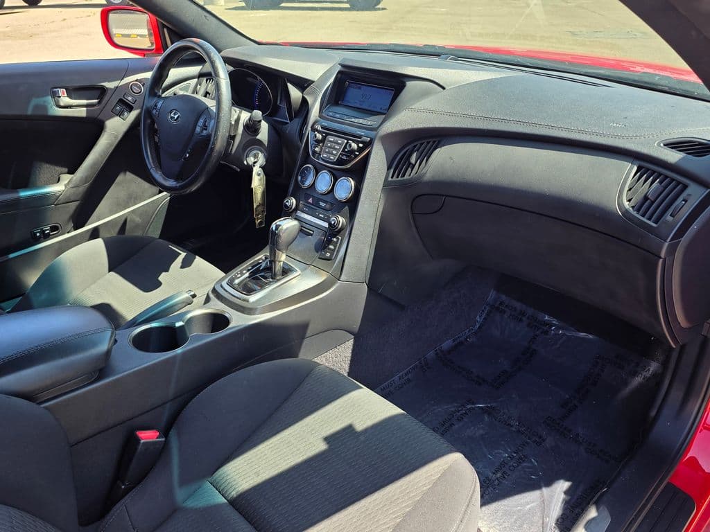 2013 Hyundai Genesis Coupe 2.0T - Photo 11