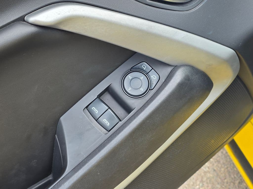 2017 Chevrolet Camaro 1LT - Photo 18