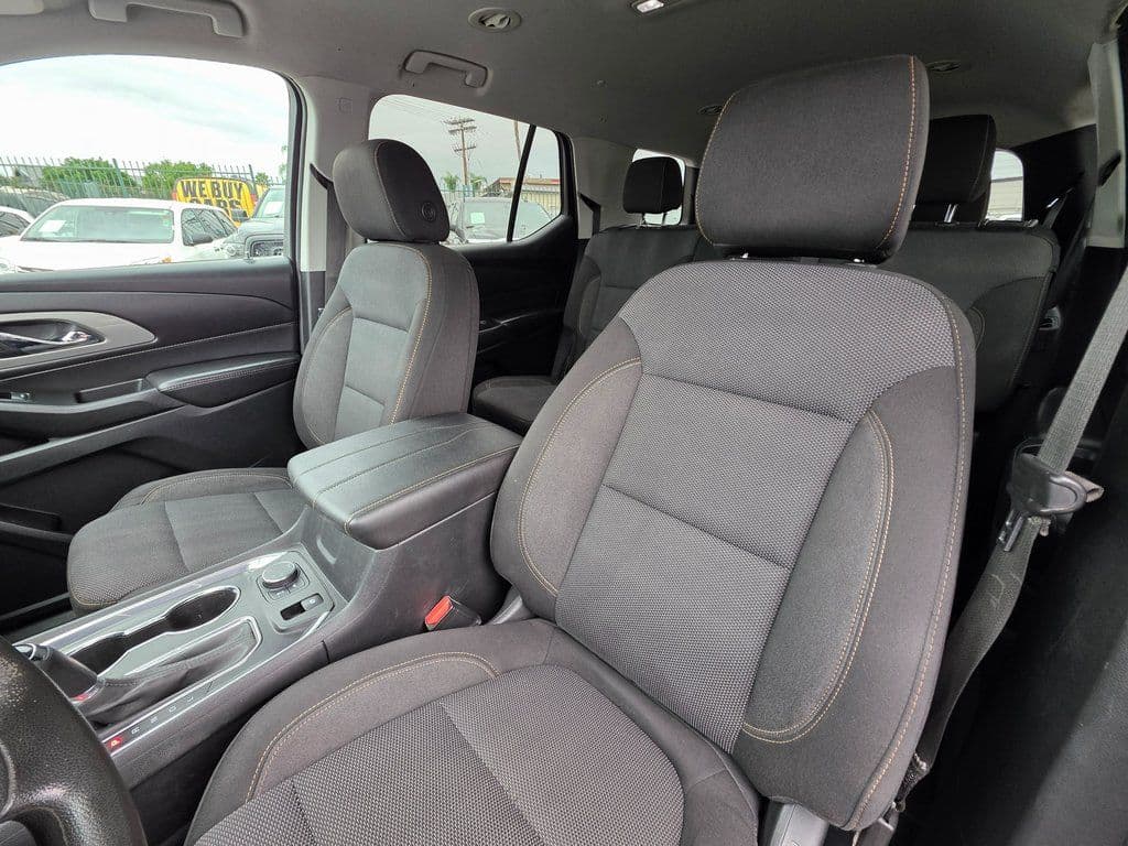 2020 Chevrolet Traverse LS - Photo 16