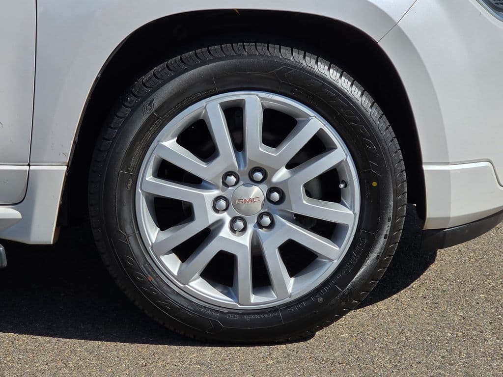 2016 GMC Acadia Denali - Photo 10