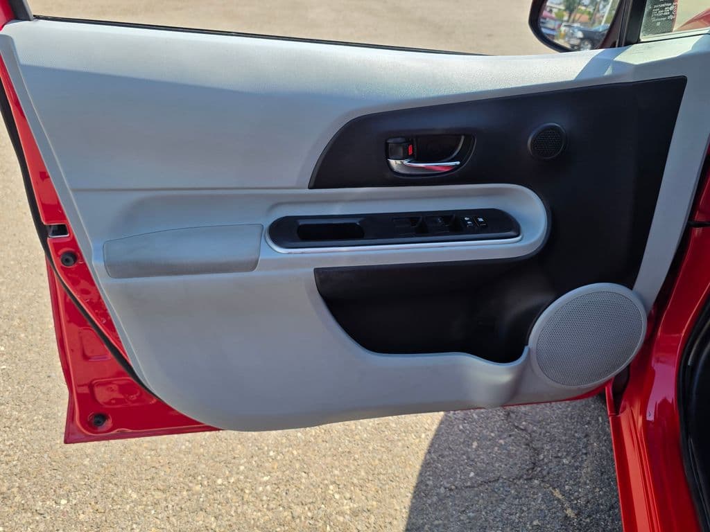 2014 Toyota Prius c Two - Photo 22