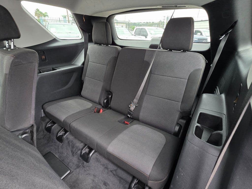 2020 Chevrolet Traverse LS - Photo 18