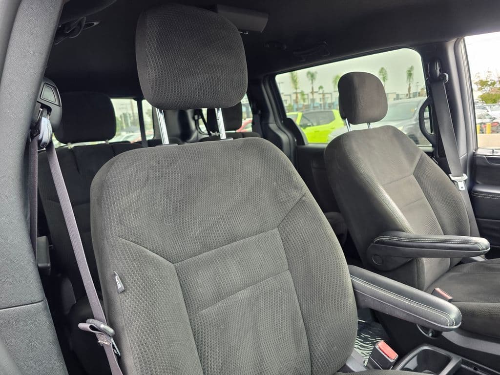 2016 Dodge Grand Caravan SE Plus - Photo 10