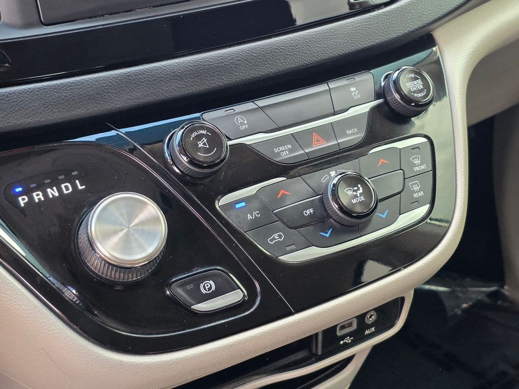 2017 Chrysler Pacifica LX - Photo 31