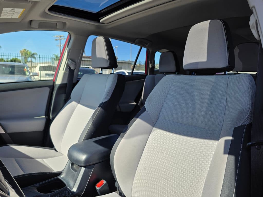 2016 Toyota RAV4 XLE - Photo 20