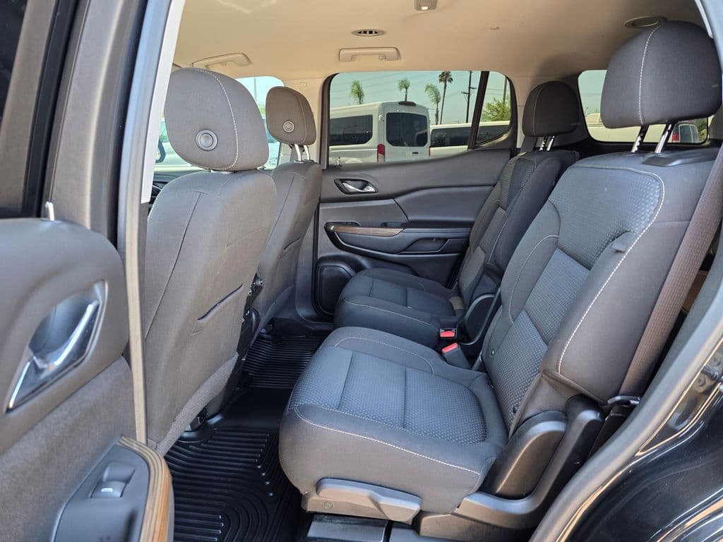 2022 GMC Acadia SLE - Photo 18