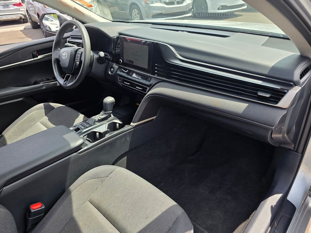 2025 Toyota Camry LE - Photo 11