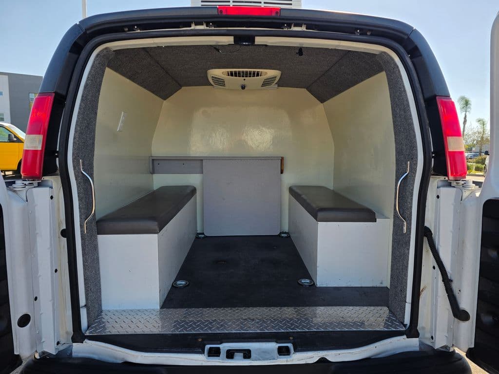 2015 Chevrolet Express 2500 Work Van - Photo 17