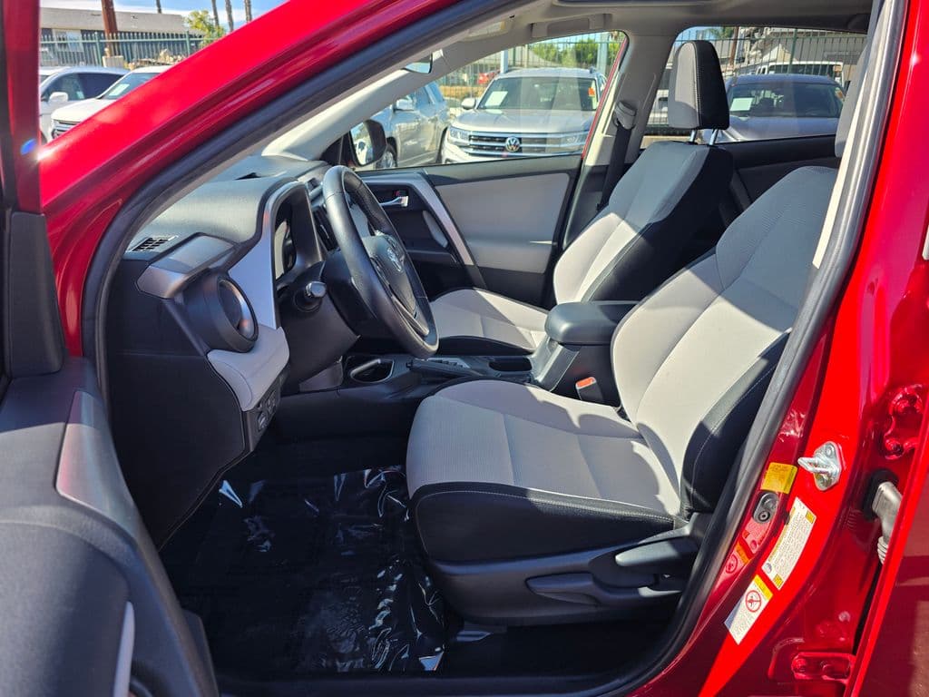 2016 Toyota RAV4 XLE - Photo 19