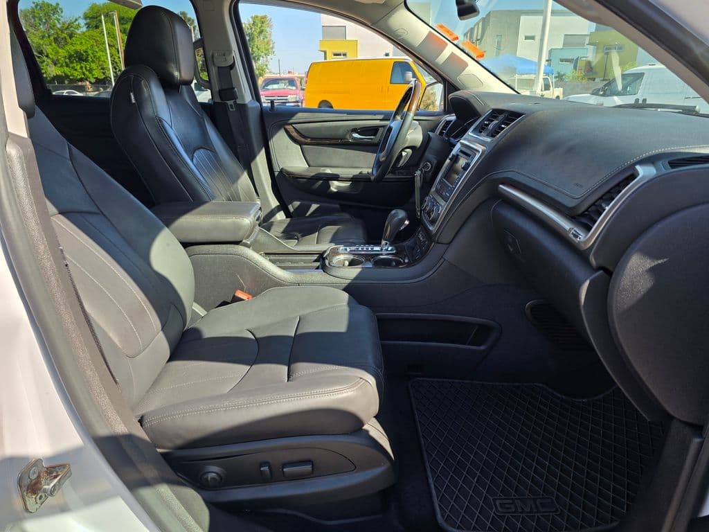 2016 GMC Acadia Denali - Photo 12