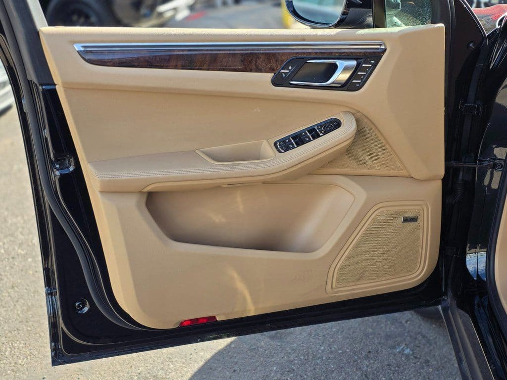 2015 Porsche Macan S - Photo 22