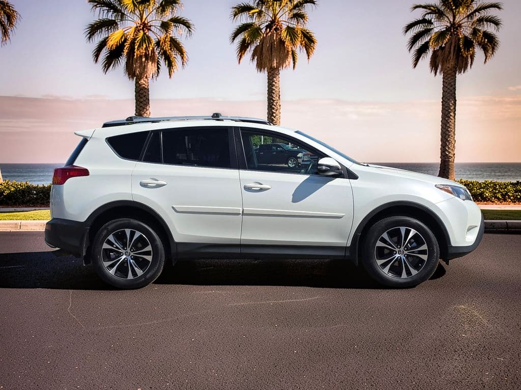 2015 Toyota RAV4 Limited - Photo 9