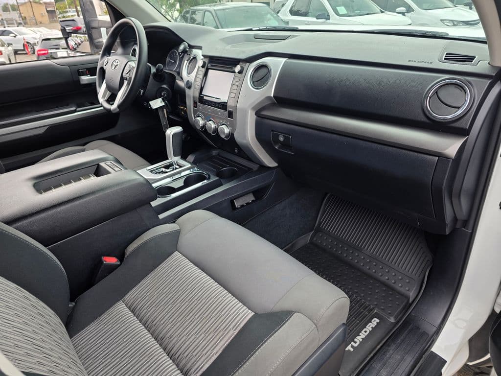 2017 Toyota Tundra SR5 - Photo 5
