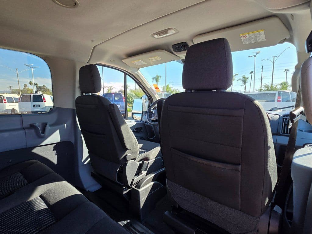 2018 Ford Transit-350 XLT - Photo 18