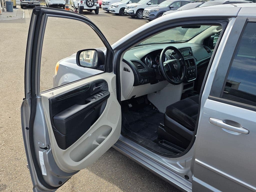 2014 Dodge Grand Caravan SE - Photo 38