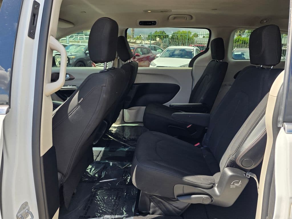 2017 Chrysler Pacifica LX - Photo 20