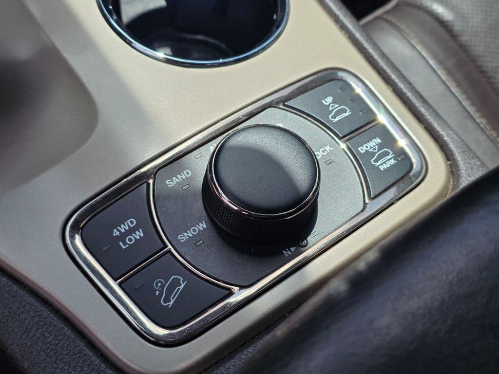 2015 Jeep Grand Cherokee Summit - Photo 40